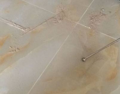 江达瓷砖空鼓维修公司分享粘合剂选择不当在瓷砖铺贴过程中可能导致以下问题